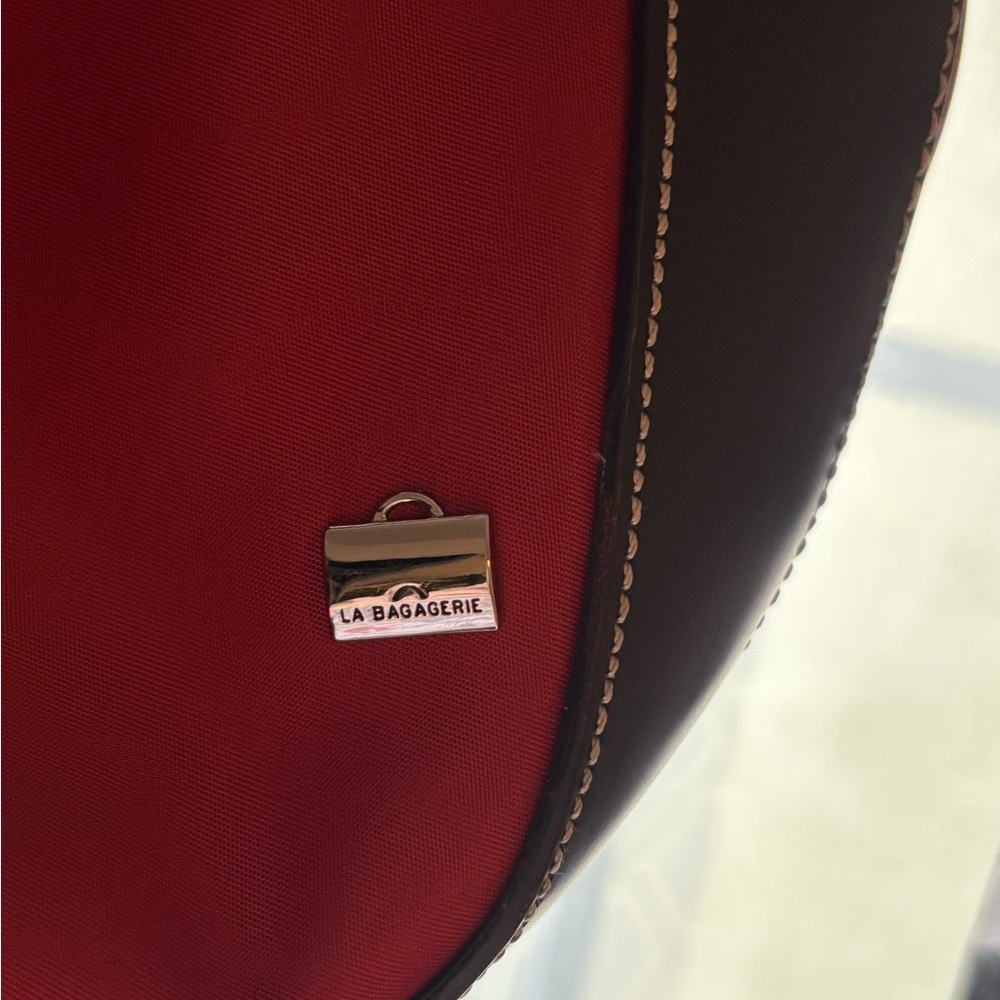 Chic Red and Black Tote Bag - Picture 2 of 6